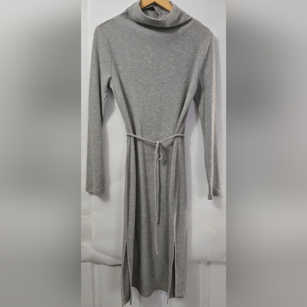 Elegant Gray Knit Dress
